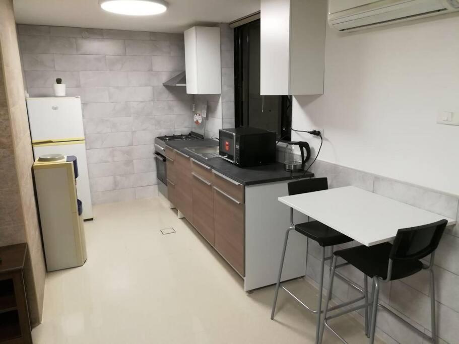 'C' Dazzling Modern 2 Bdrm Apt In Khalda Free Wifi عمان المظهر الخارجي الصورة