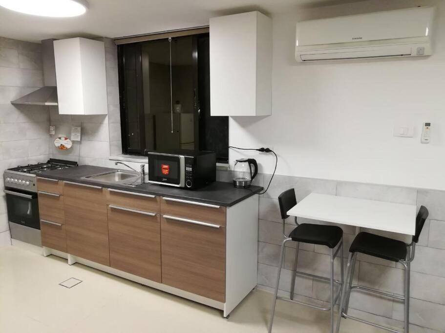 'C' Dazzling Modern 2 Bdrm Apt In Khalda Free Wifi عمان المظهر الخارجي الصورة